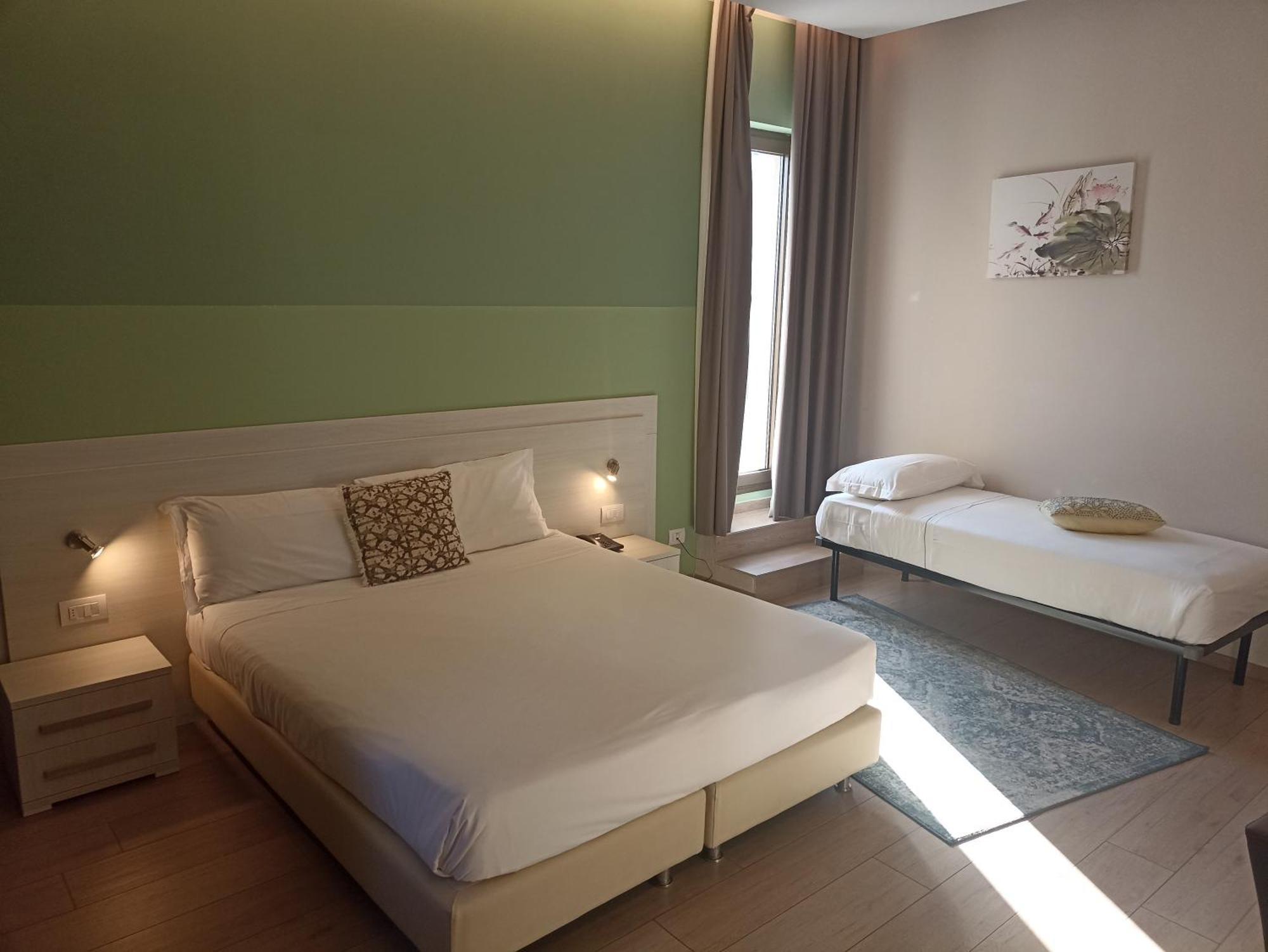 Palazzo Marignano Hotel Melegnano Exterior foto